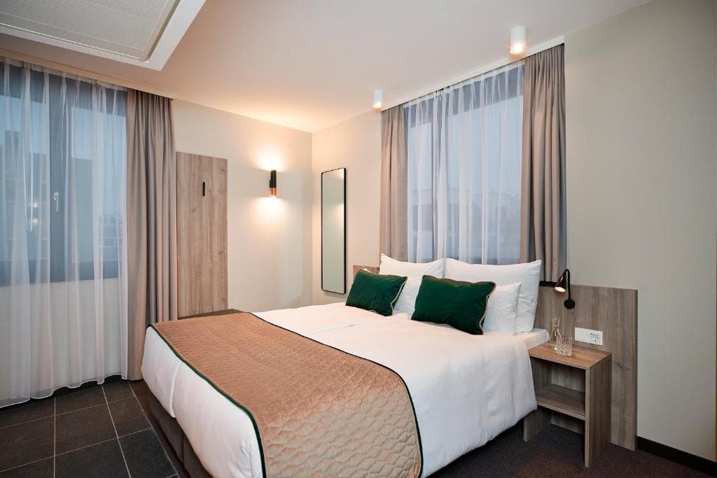Luxury Spa Suite